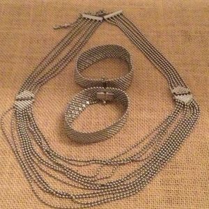 4 N 1 wears with cabi